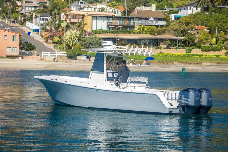Slide: The Image of Regulator Marine 32 Center Console 2000 - 25