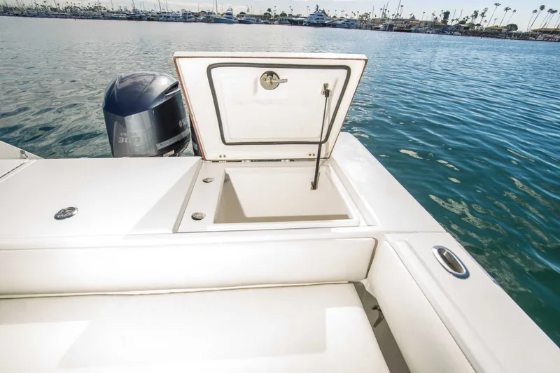 Slide: The Image of Regulator Marine 32 Center Console 2000 - 11