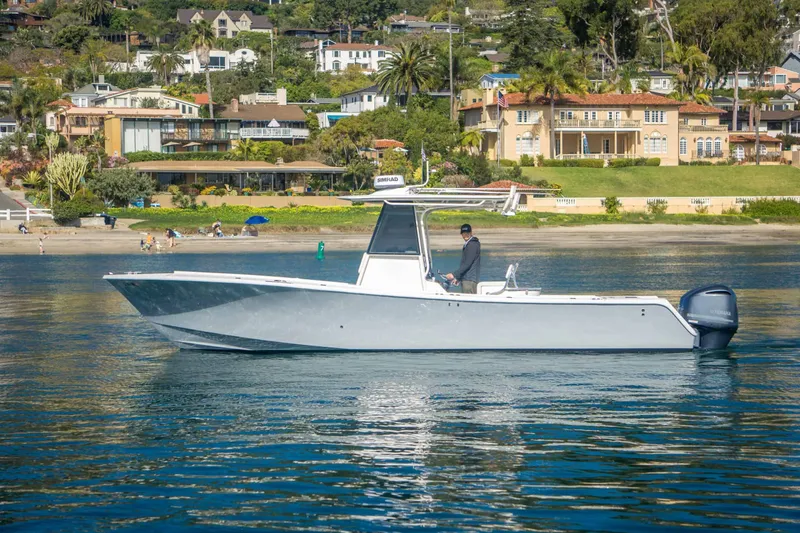 Slide: The Image of Regulator Marine 32 Center Console 2000 - 21
