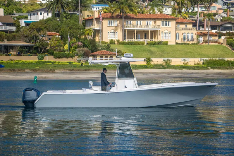 The Image of Regulator Marine 32 Center Console 2000 - 20