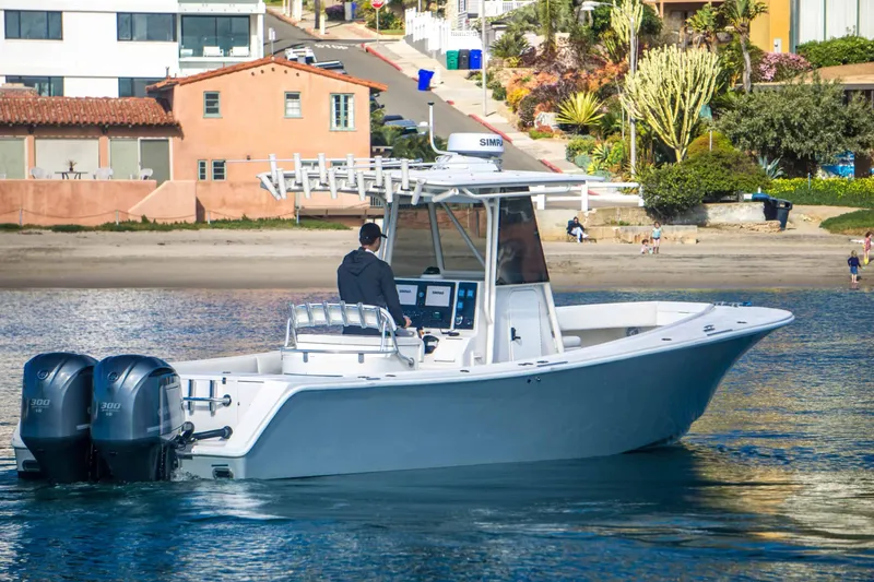 Slide: The Image of Regulator Marine 32 Center Console 2000 - 23