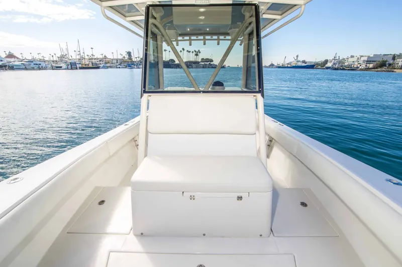 Slide: The Image of Regulator Marine 32 Center Console 2000 - 26