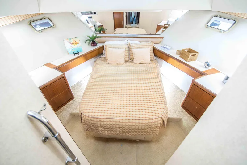 Slide: The Image of Hatteras Cockpit Motor Yacht 1992 - 35