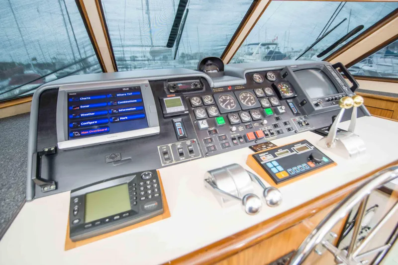Slide: The Image of Hatteras Cockpit Motor Yacht 1992 - 24