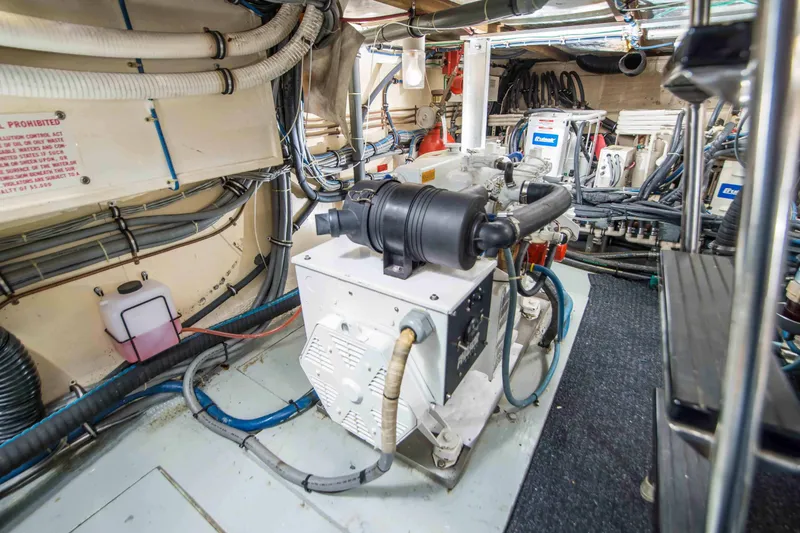 Slide: The Image of Hatteras Cockpit Motor Yacht 1992 - 52