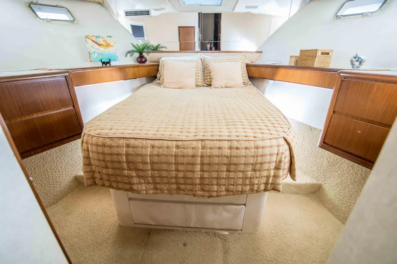 Slide: The Image of Hatteras Cockpit Motor Yacht 1992 - 34