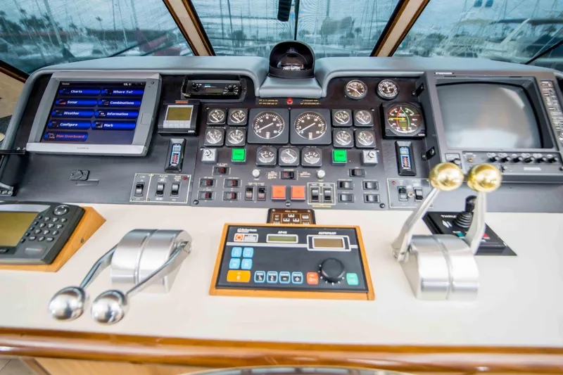 Slide: The Image of Hatteras Cockpit Motor Yacht 1992 - 25
