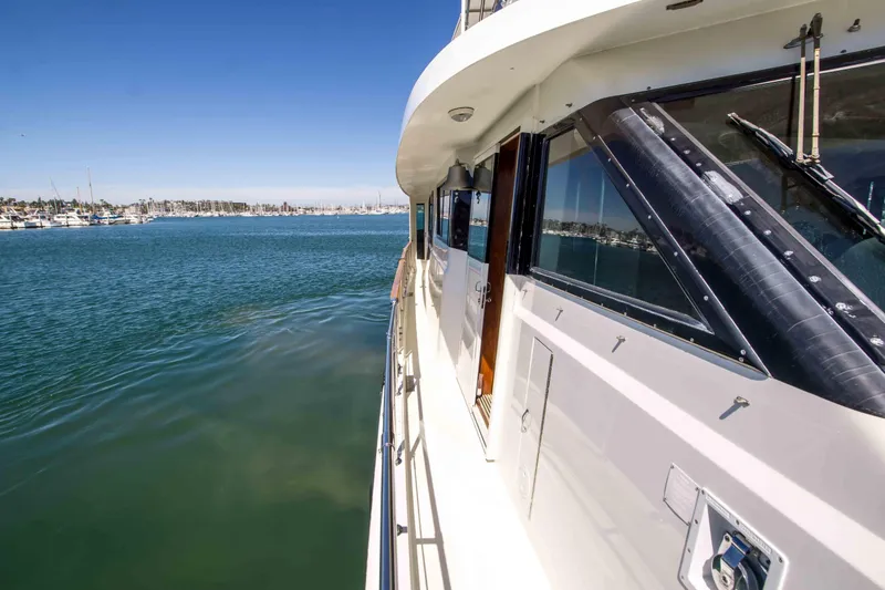 Slide: The Image of Hatteras Cockpit Motor Yacht 1992 - 8
