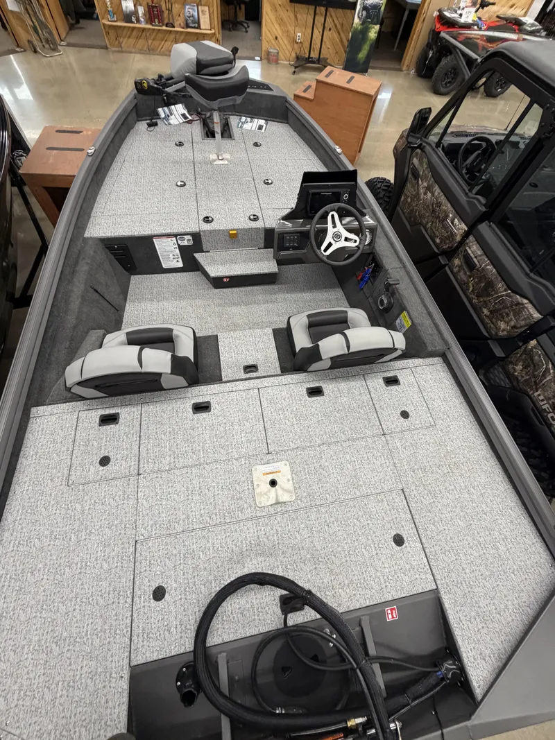 Slide: The Image of Smoker Craft VIPERXR 175PRO 2026 - 3