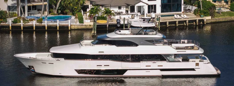 Slide: The Image of Ocean Alexander 37 Legend 2027 - 4