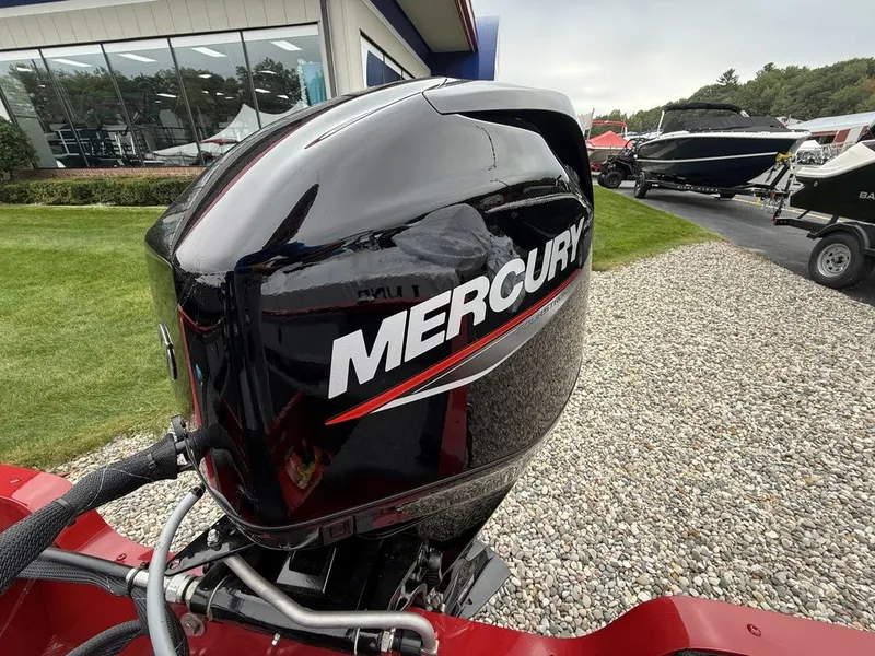 Slide: The Image of Lund 1650 Angler SS 2026 - 10