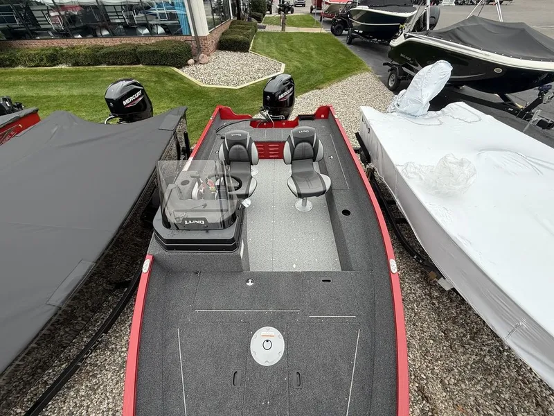 Slide: The Image of Lund 1650 Angler SS 2026 - 6