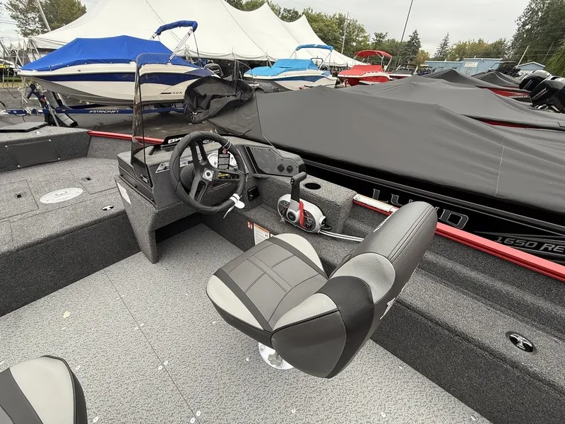 Slide: The Image of Lund 1650 Angler SS 2026 - 7