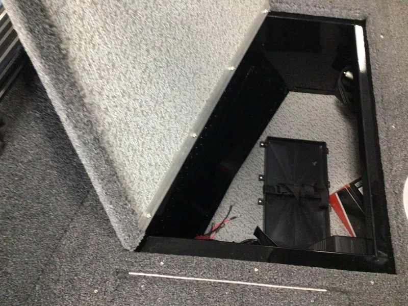 Slide: The Image of Lund 1650 Rebel XL SS 2026 - 10