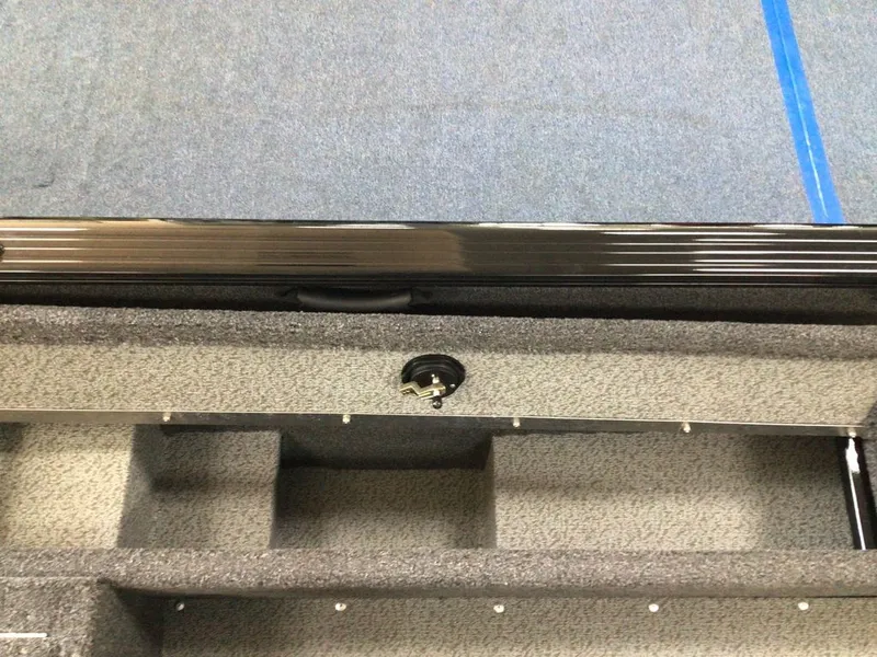 Slide: The Image of Lund 1650 Rebel XL SS 2026 - 13