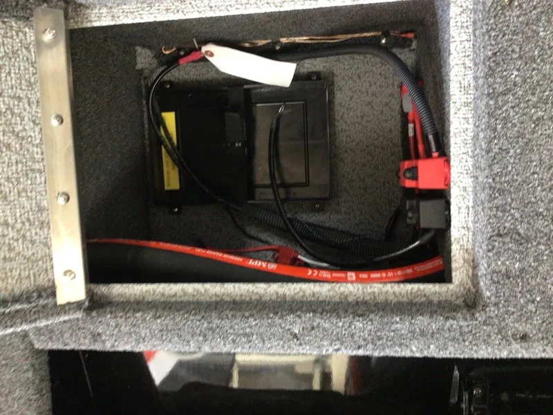 Slide: The Image of Lund 1650 Rebel XL SS 2026 - 16