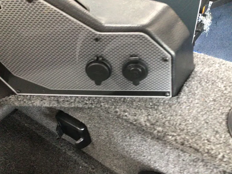 Slide: The Image of Lund 1650 Rebel XL SS 2026 - 6