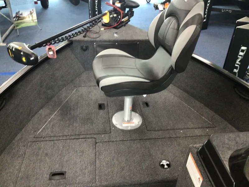 Slide: The Image of Lund 1650 Rebel XL SS 2026 - 7