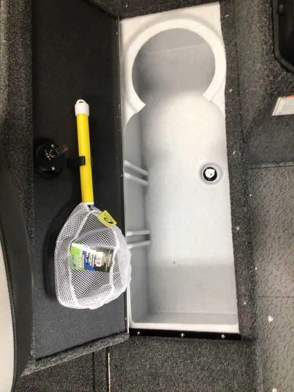 Slide: The Image of Lund 1650 Rebel XL SS 2026 - 8