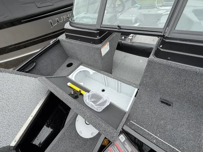 Slide: The Image of Lund 1650 Rebel XL Sport 2026 - 18