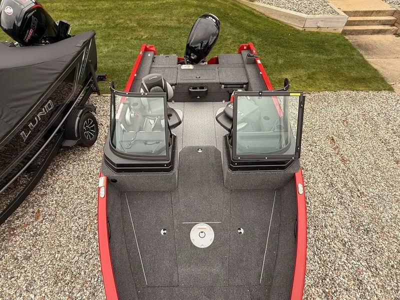 Slide: The Image of Lund 1675 Adventure Sport 2026 - 16