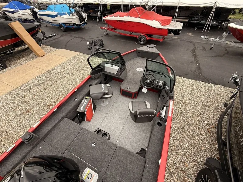 Slide: The Image of Lund 1675 Adventure Sport 2026 - 18