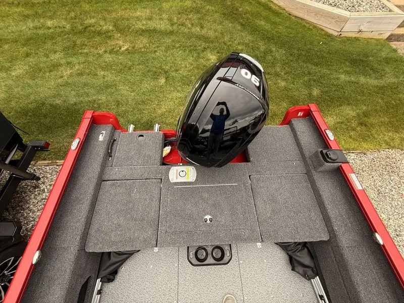 Slide: The Image of Lund 1675 Adventure Sport 2026 - 9