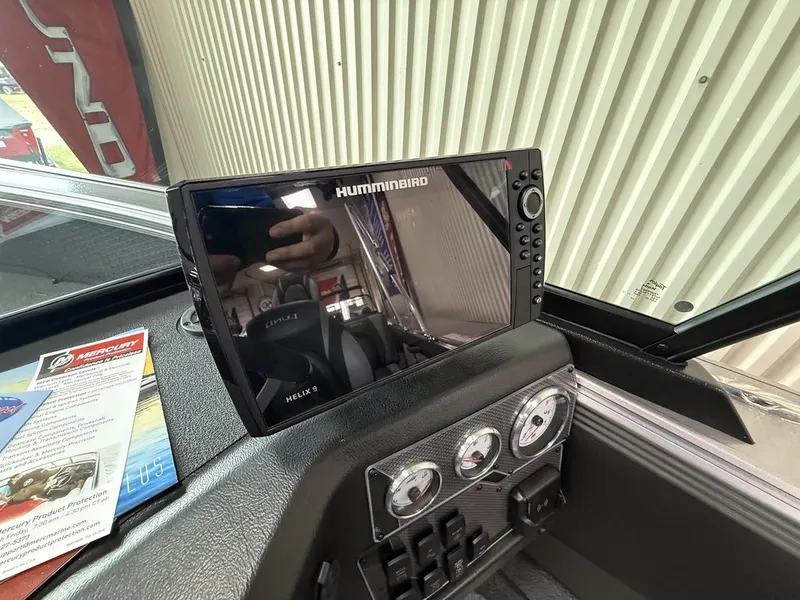 Slide: The Image of Lund 1875 Tyee Sport 2026 - 10