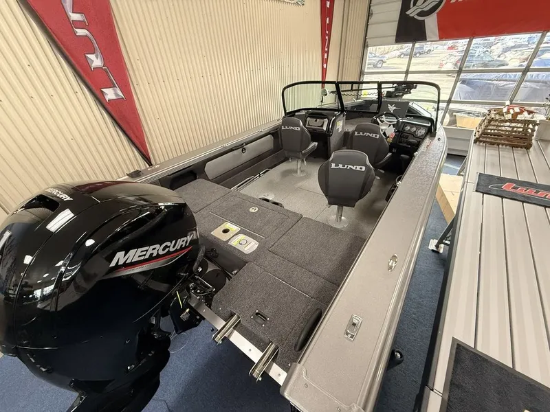 Slide: The Image of Lund 1875 Tyee Sport 2026 - 13