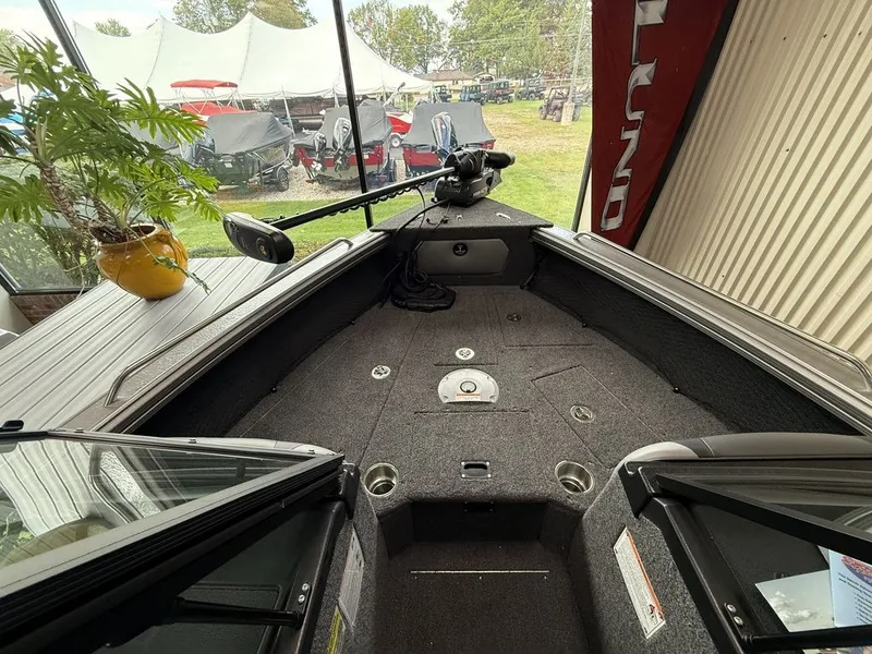 Slide: The Image of Lund 1875 Tyee Sport 2026 - 3