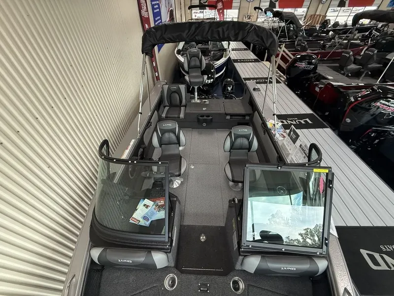 Slide: The Image of Lund 1875 Tyee Sport 2026 - 4