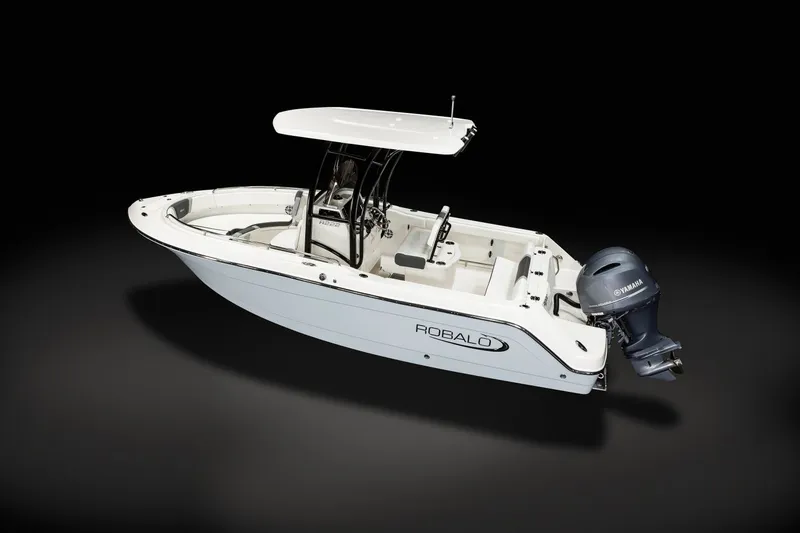 Slide: The Image of Robalo R222 2026 - 3