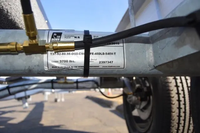 Slide: The Image of Venture Trailers Aluminum Tandem Axle Commander Series COM-6000 2024 - 14