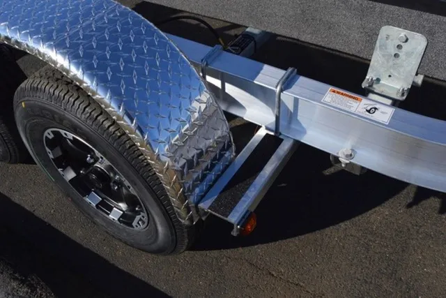 Slide: The Image of Venture Trailers Aluminum Tandem Axle Commander Series COM-6000 2024 - 23