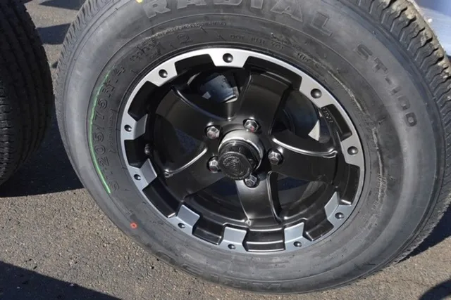 Slide: The Image of Venture Trailers Aluminum Tandem Axle Commander Series COM-6000 2024 - 22