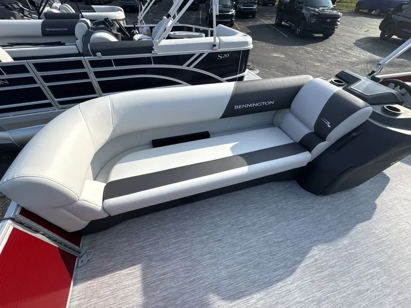 Slide: The Image of Bennington 20 S1 CRUISE 2026 - 13