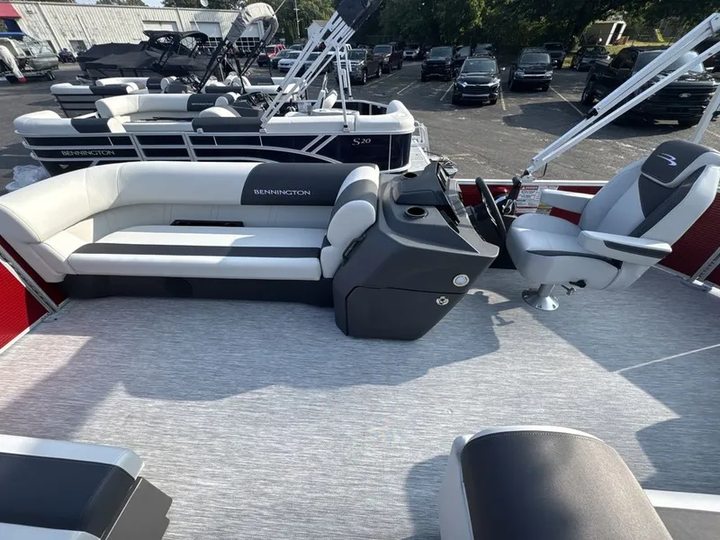 Slide: The Image of Bennington 20 S1 CRUISE 2026 - 18