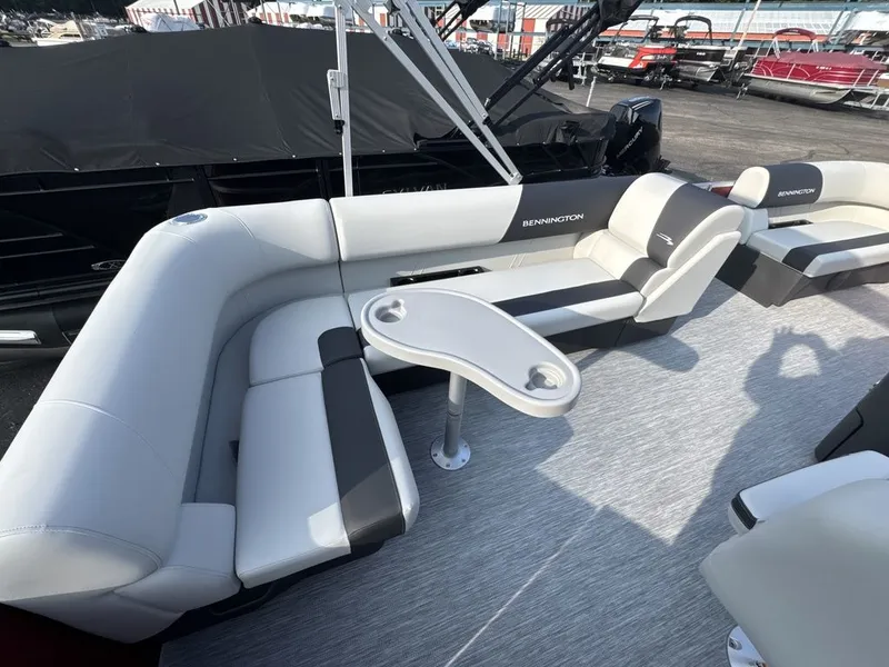 Slide: The Image of Bennington 20 S1 CRUISE 2026 - 25