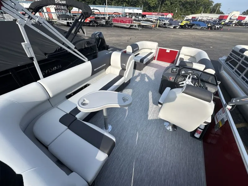 Slide: The Image of Bennington 20 S1 CRUISE 2026 - 26