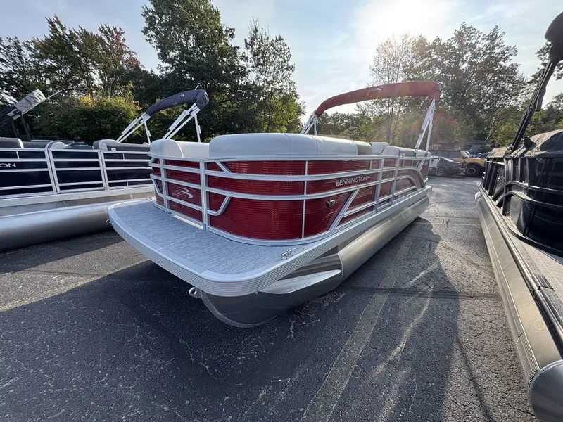 Slide: The Image of Bennington 20 S1 CRUISE 2026 - 3