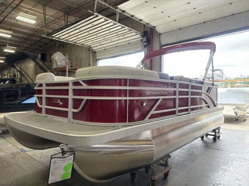 Slide: The Image of Bennington 20 S1 CRUISE 2026 - 30