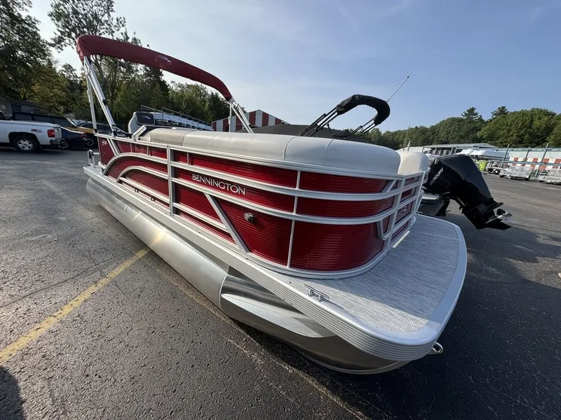 Slide: The Image of Bennington 20 S1 CRUISE 2026 - 9