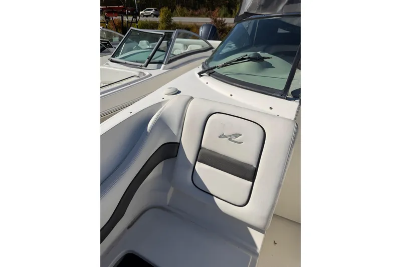 Slide: The Image of Sea Ray 290 SLX 2006 - 10