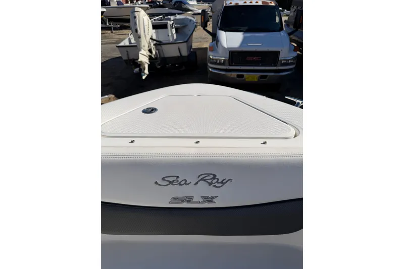 Slide: The Image of Sea Ray 290 SLX 2006 - 11