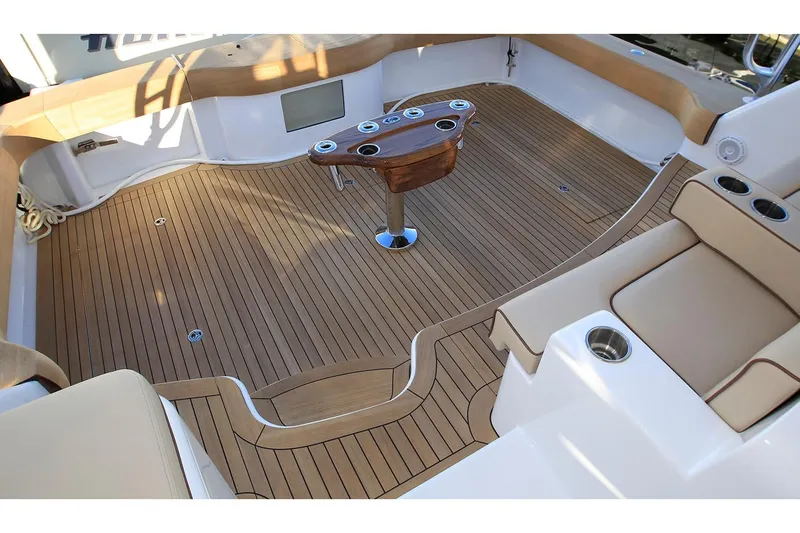Slide: The Image of Hatteras GT45X Open 2023 - 3