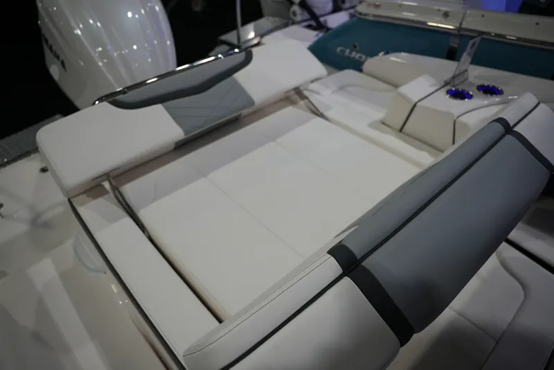 Slide: The Image of Chaparral 270OSX 2025 - 19
