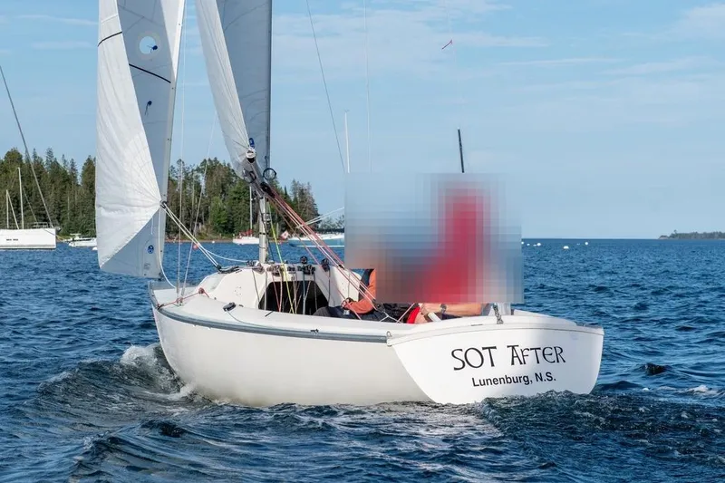Slide: The Image of Ontario Yachts Sonar 2012 - 5
