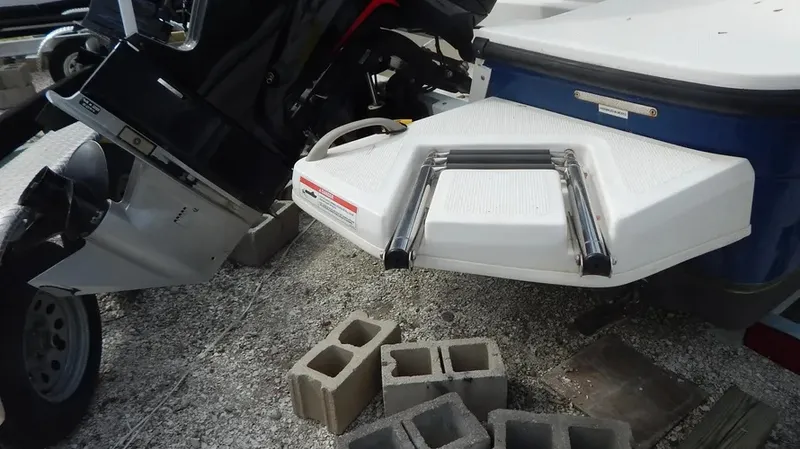 Slide: The Image of Bayliner Element E21 2021 - 13