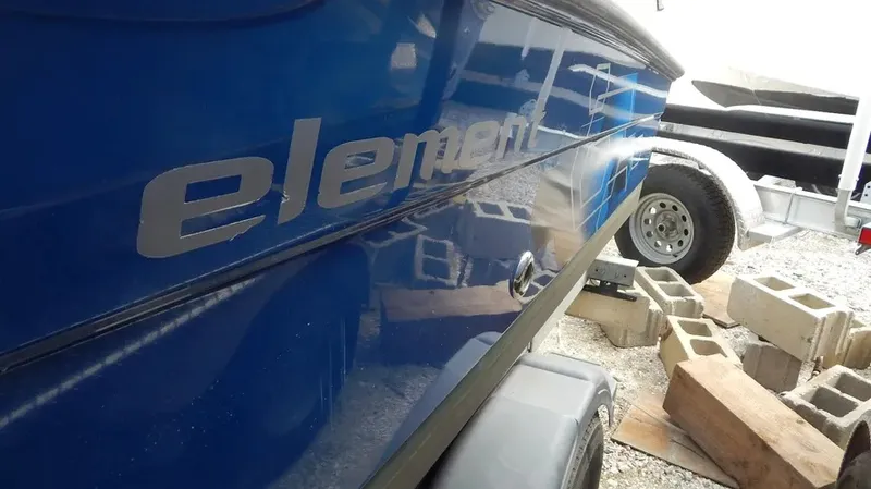 Slide: The Image of Bayliner Element E21 2021 - 7