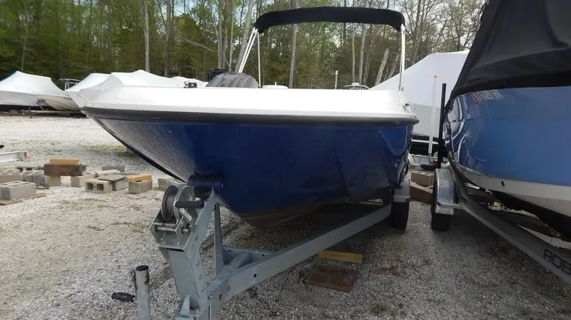 Slide: The Image of Bayliner Element E21 2021 - 4